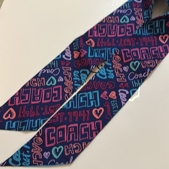 NWT Coach Signature Vintage Scarf - Picture 5 of 7